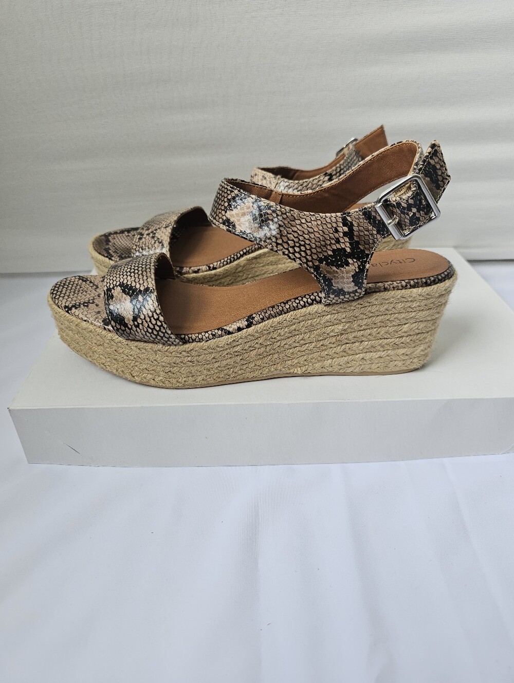 City Classified Snakeskin Espadrille Wedge Sandals Size 10